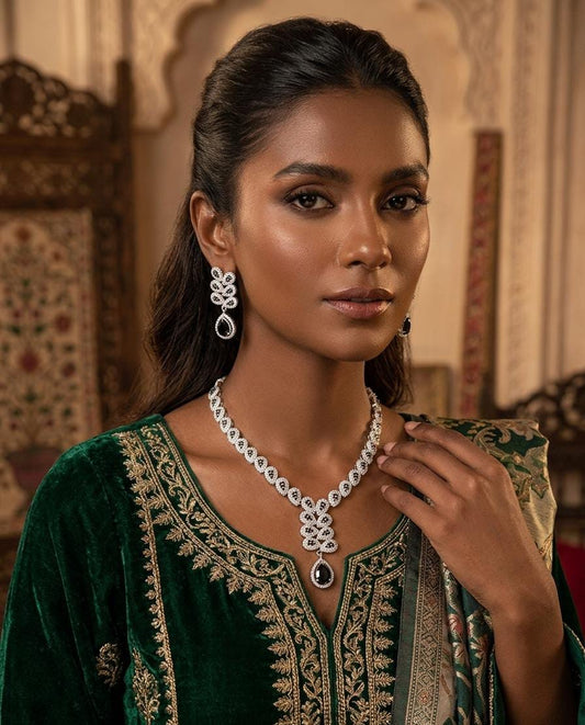 Luxury Zircon Silver Jewelry Set – Timeless Elegance